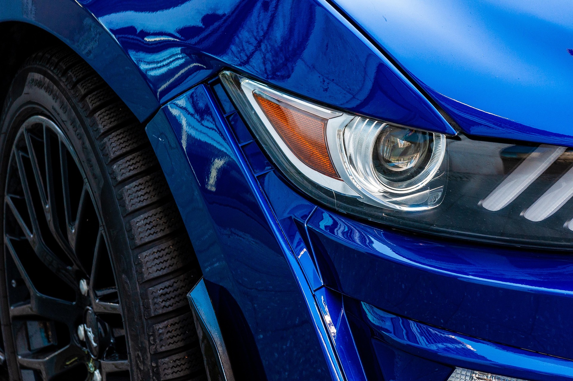 wal_172619-automobile-7077130_1920